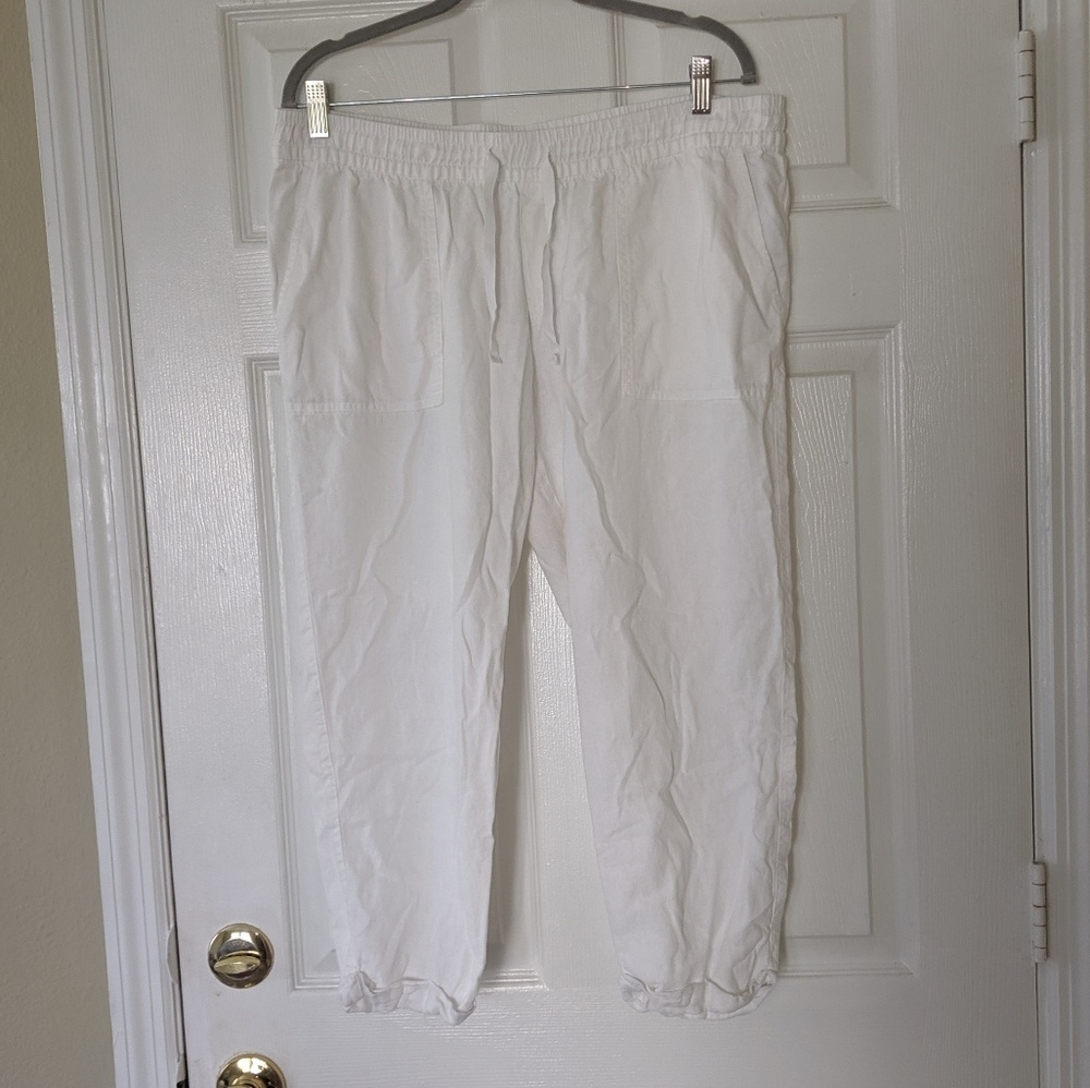 Old Navy White Linen Capris